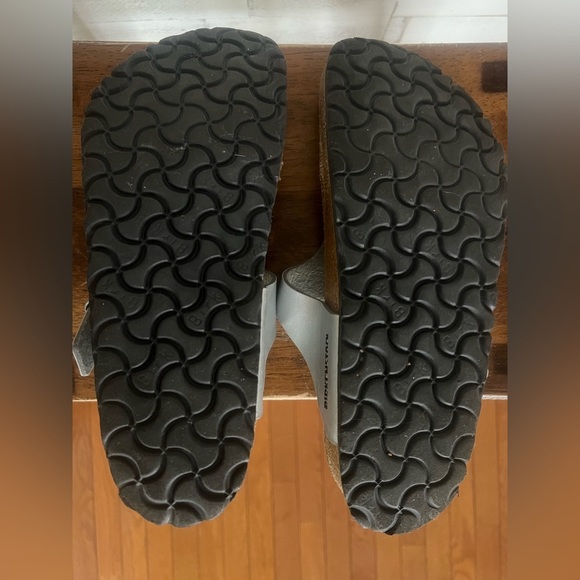 Birkenstock Gizeh Metallic solver Sandals size 40 - Picture 8 of 9